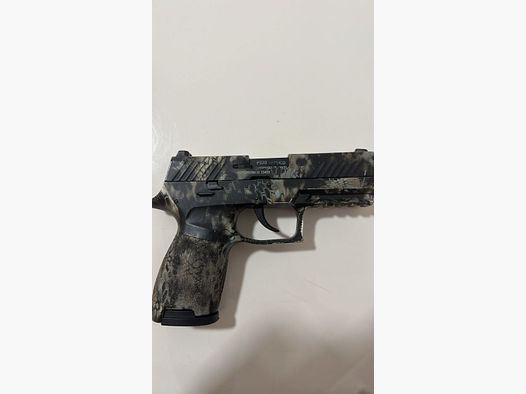 SIG Sauer P320 Schreckschuss 9mm P.A.K. – Camouflage – incl. Magazin – PTB