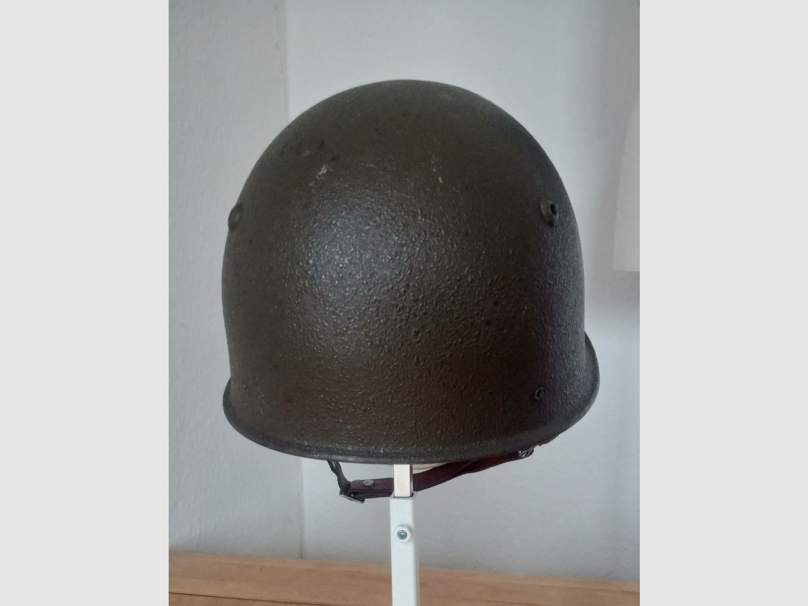 Schweizer Armee Helm aus U-Boot-Stahl in kleiner Größe 55-56 / ideal für Zivilschutz / Stahlhelm Swiss Made