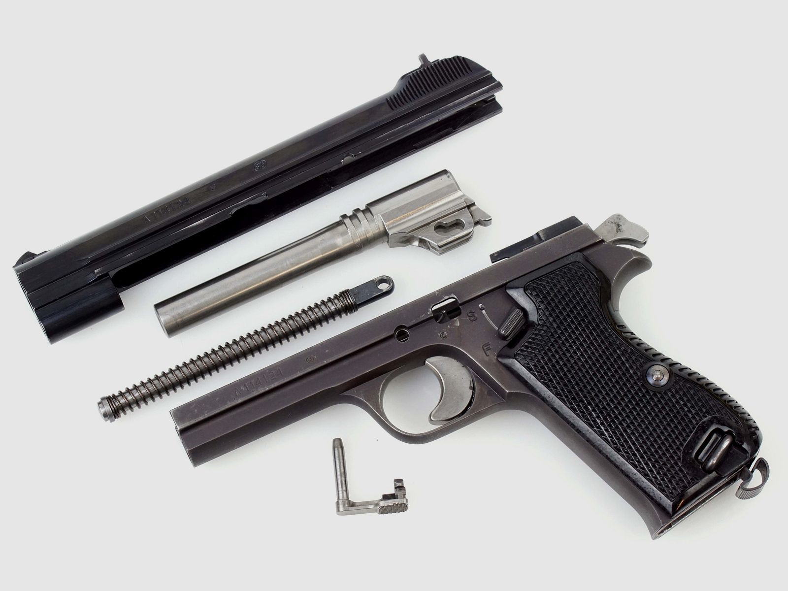 Schweizer Armee Ordonnanzpistole Dienstwaffe SIG P210-2 P 210 Kaliber 9mmLuger TOP ZUSTAND