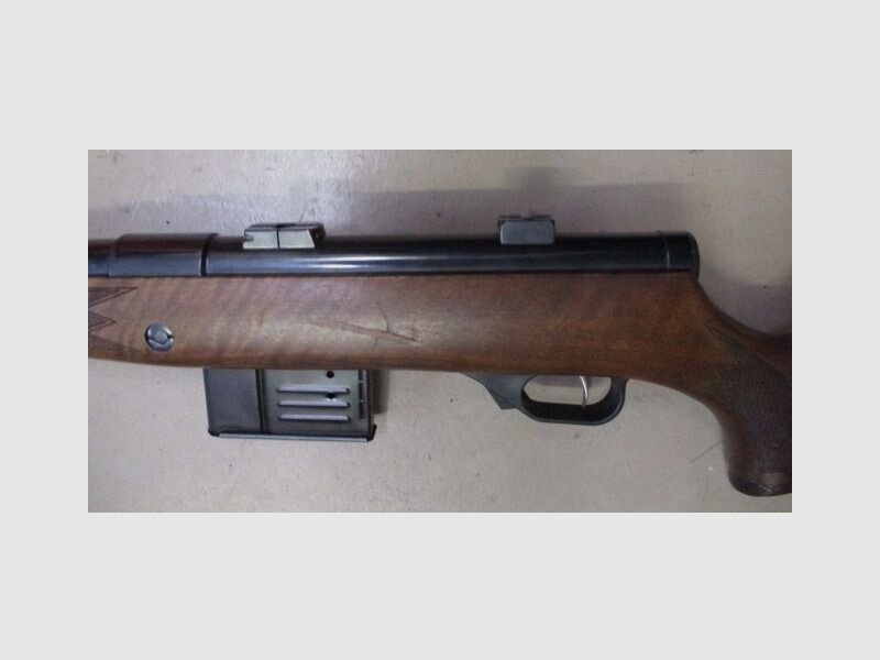 Fusil semi-automatique Stutzen Voere 2185 en calibre 9,3x62 avec bases EAW 2185