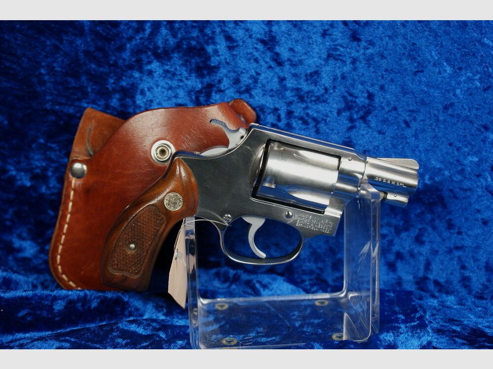 Smith & Wesson 60