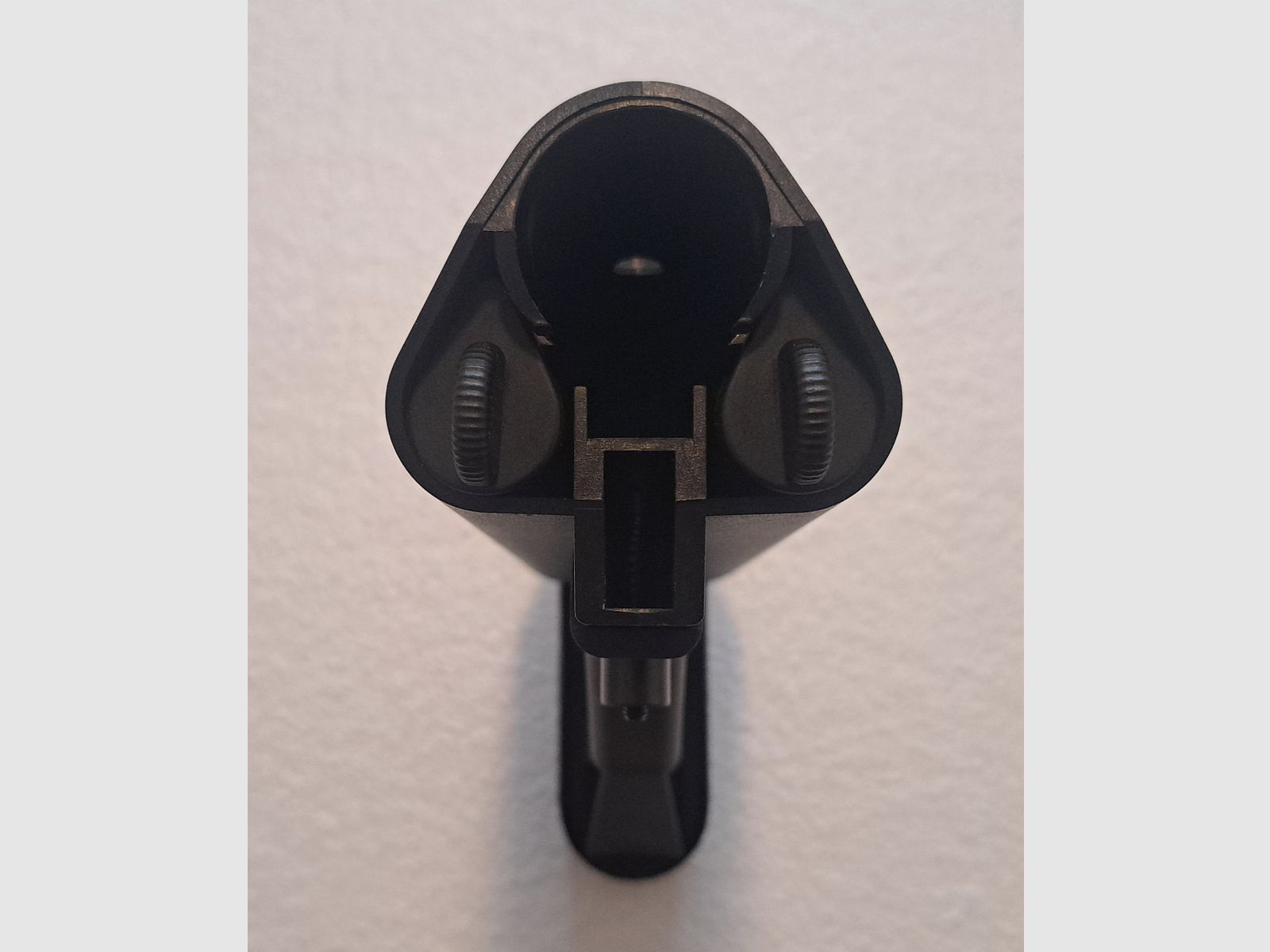 AR-15 / Carabina M4 con culata retráctil y compartimento de almacenamiento negra