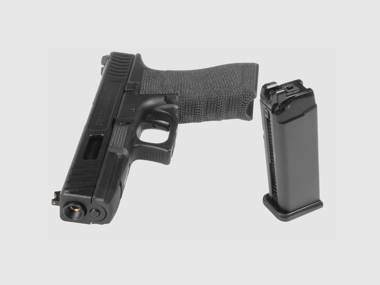 P01 GBB Airsoft Pistole in Schwarz | Delta Armory