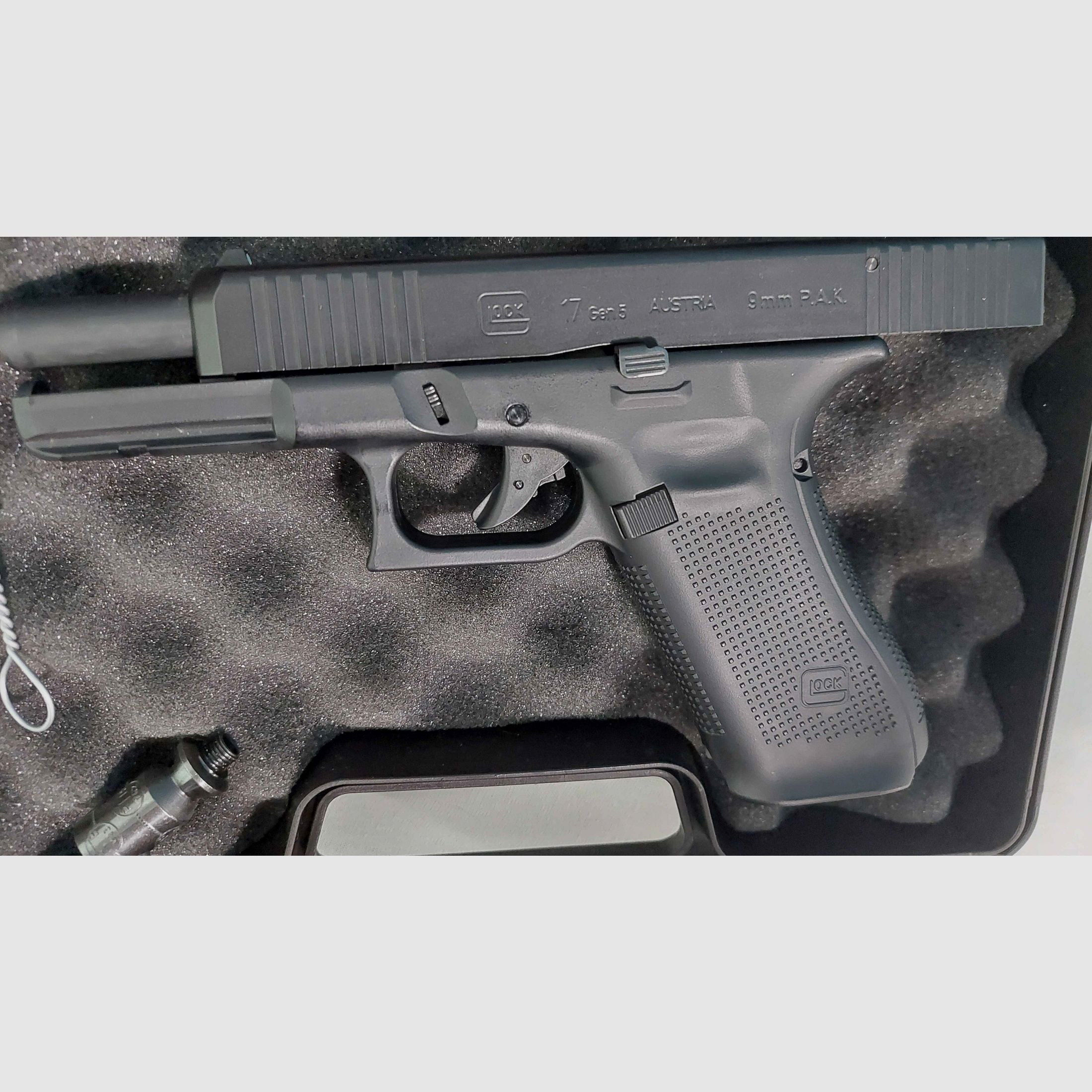 Glock 17 Gen 5 | 9mm P.A.K. con fondina.