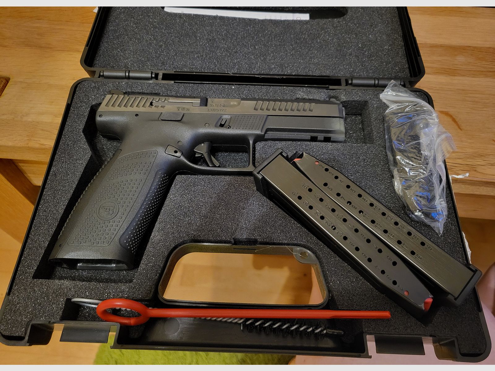 CZ P-10 F