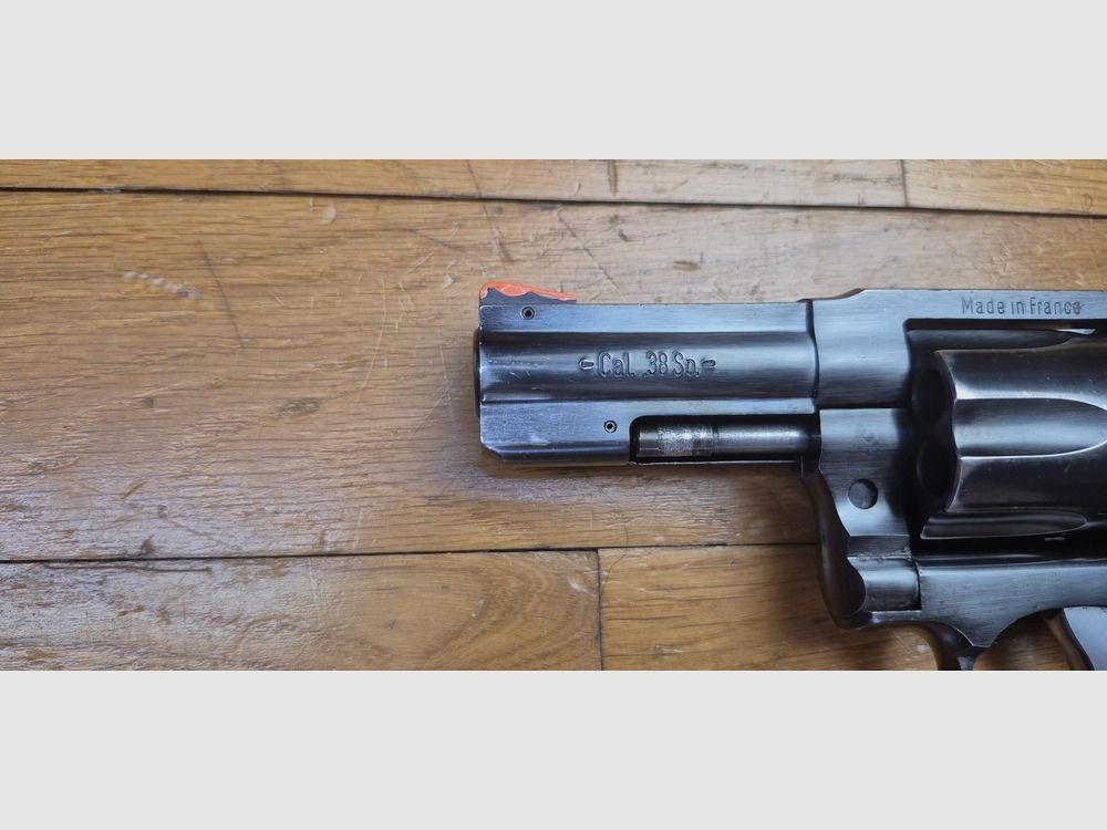 Très bon exemplaire de Revolver MR88 D – Bonne production de la fin de Manurhin – 3 pouces en cal. 38Sp – Carcasse 100% acier Manurhin – Bronzage à 95% – Très bonne mécanique – Excellent canon à l&rsquo;état de neuf – Poignée Trausch – BE+/TBE, image 23 sur 23
