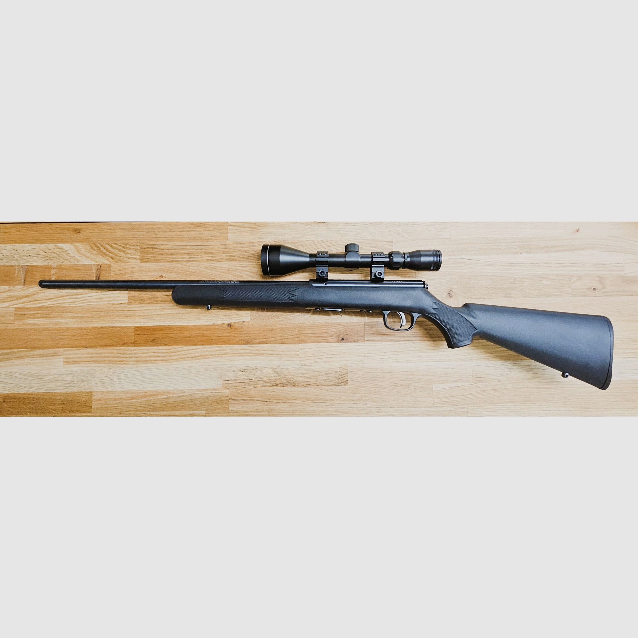 Savage – Repetierer / Mark 2 / mit Optik / .22lr / Schwarz, Bild 1 von 2