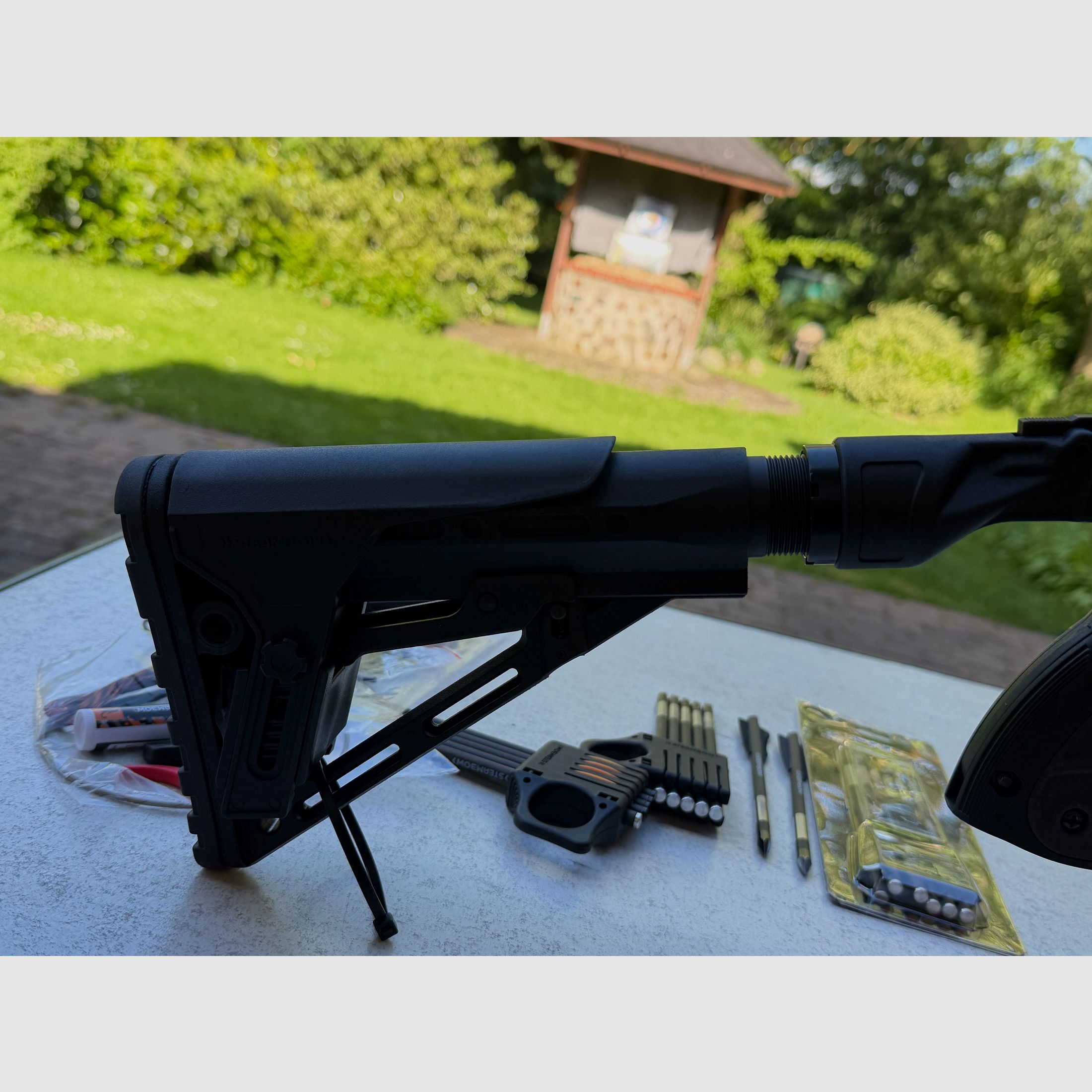 AR-6 Stinger II mit Metallmagazin