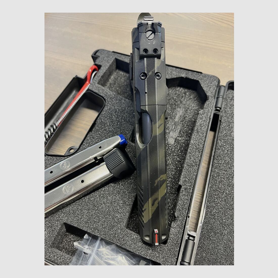 CZ Uhersky Brod Shadow 2 - MODELLO SPECIALE - Camo / Oliva