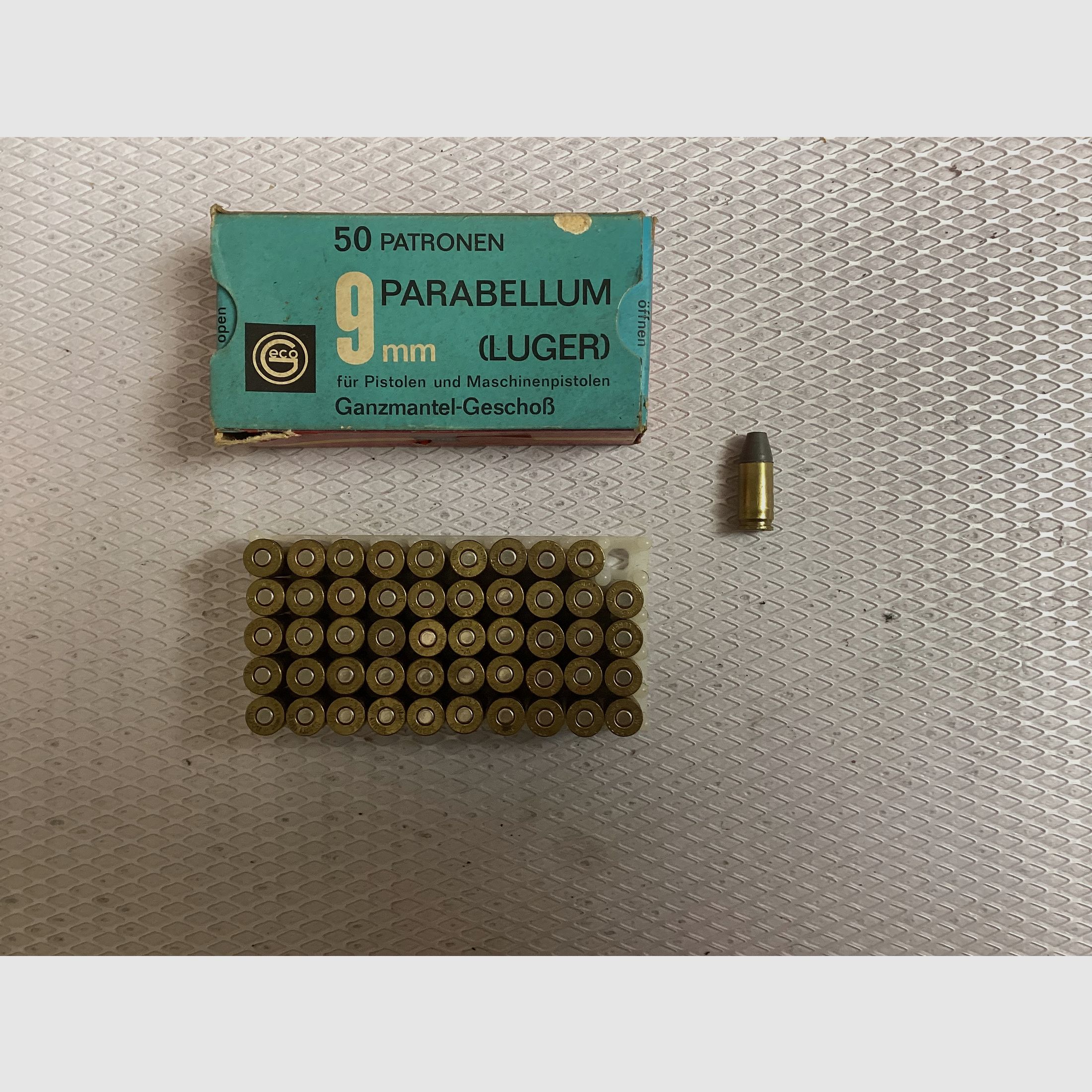 50 selbstgeladene Kaliber 32 ( andere Packung)