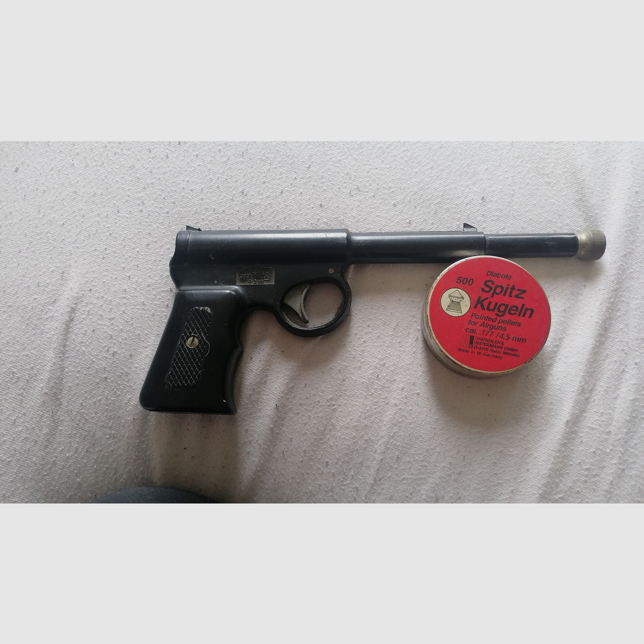 TJ Harrington “The Gat Red Box” .177 Pop-Out-Pistole.