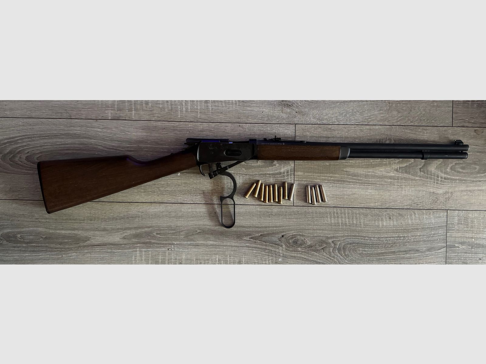 Umarex Legends Cowboy Rifle 4,5 mm bois véritable – État impeccable, fraîchement nettoyé, énorme ensemble incluant des douilles, des Hornets et des fléchettes (VB)