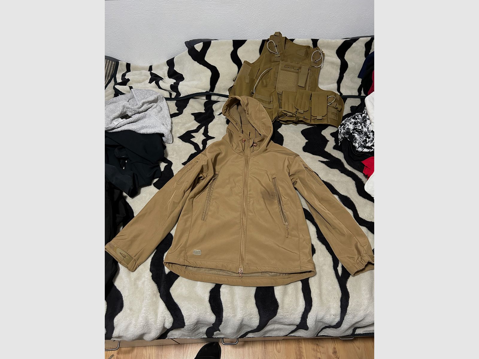 TAN jacket L new
