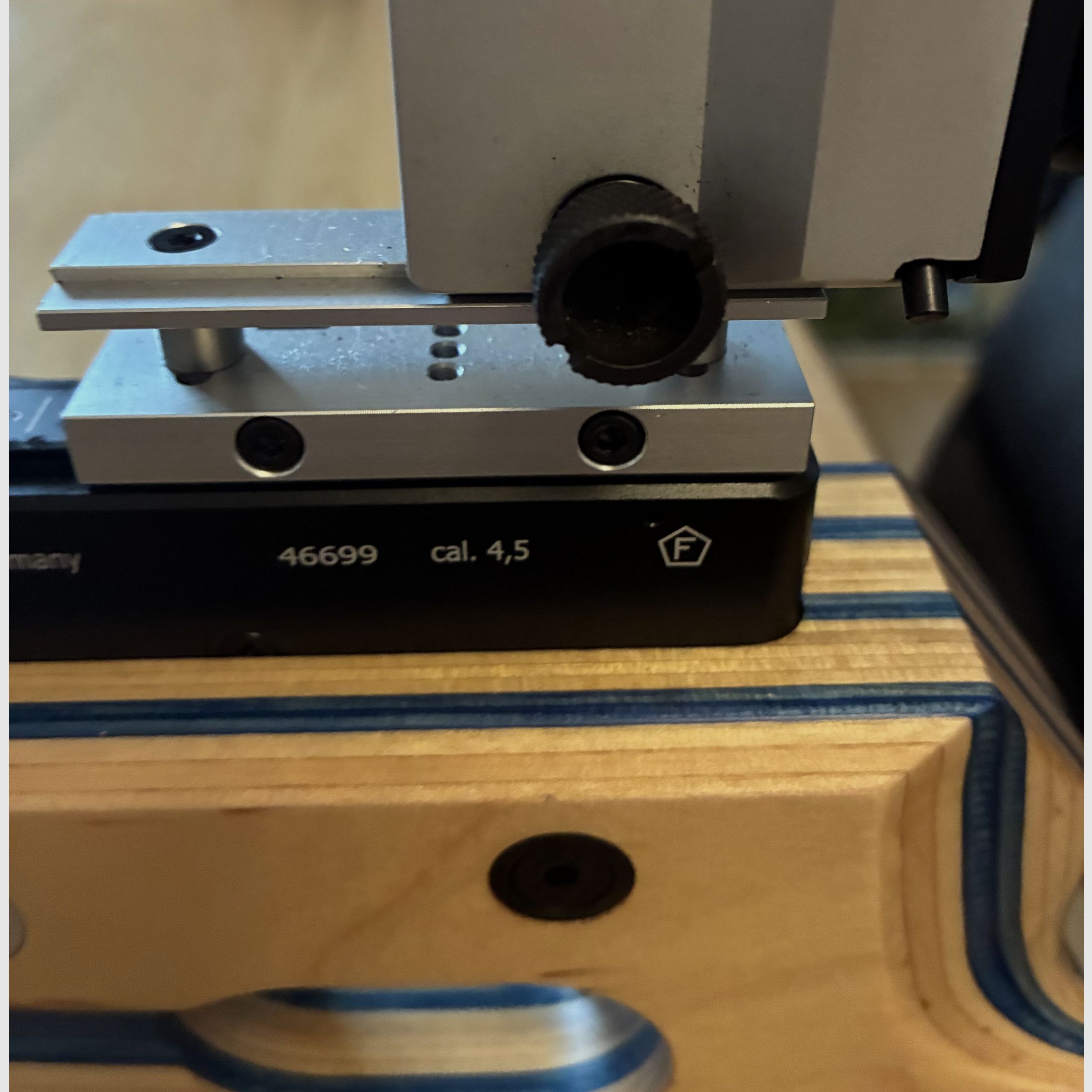 Rifle de aire LG 300 XT LG300XT con culata de madera en excelente estado, modelo tardío