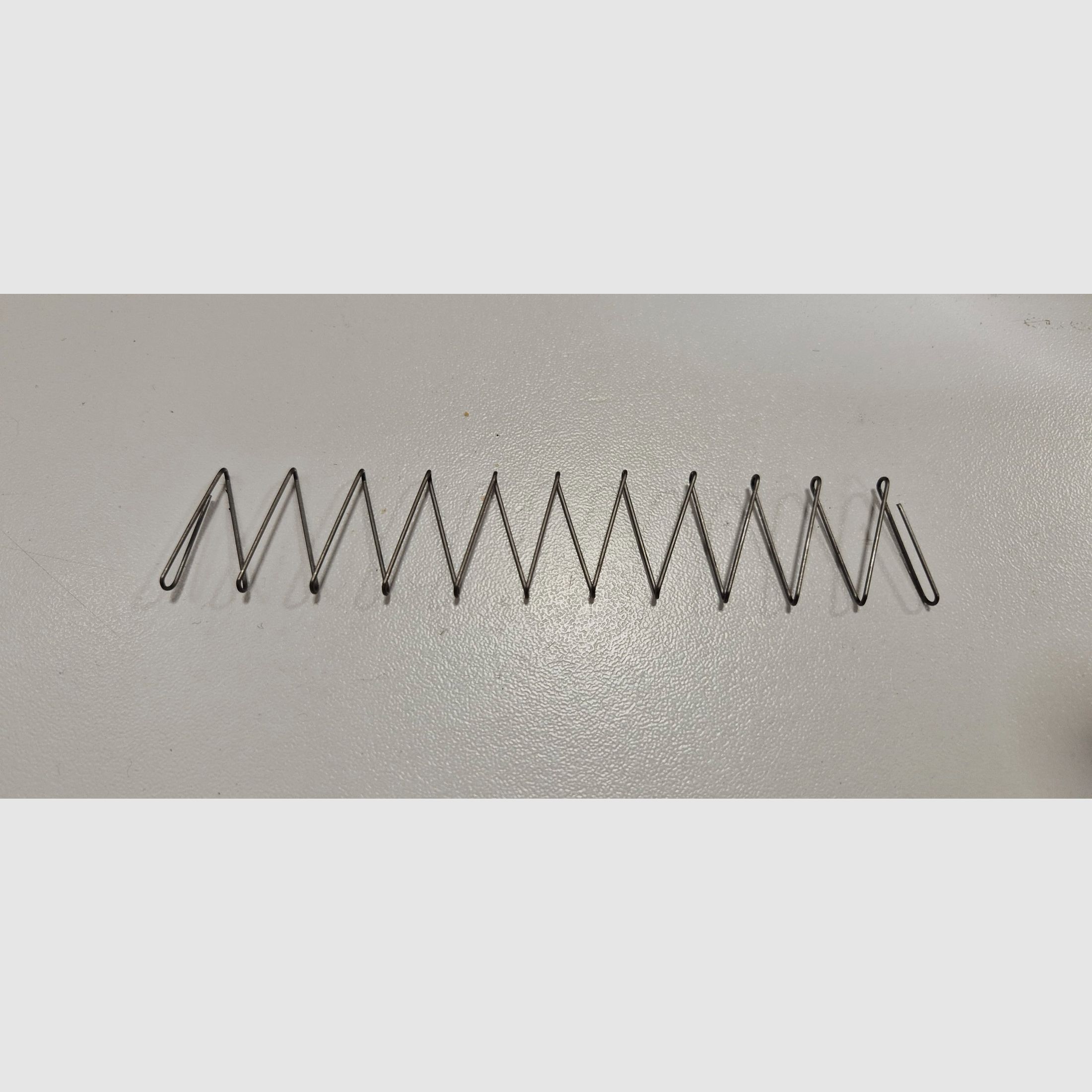FEDER FÜR DAS MAGAZIN ALBRECHT KIND HUNSTIG (AKAH) CAL.22LR