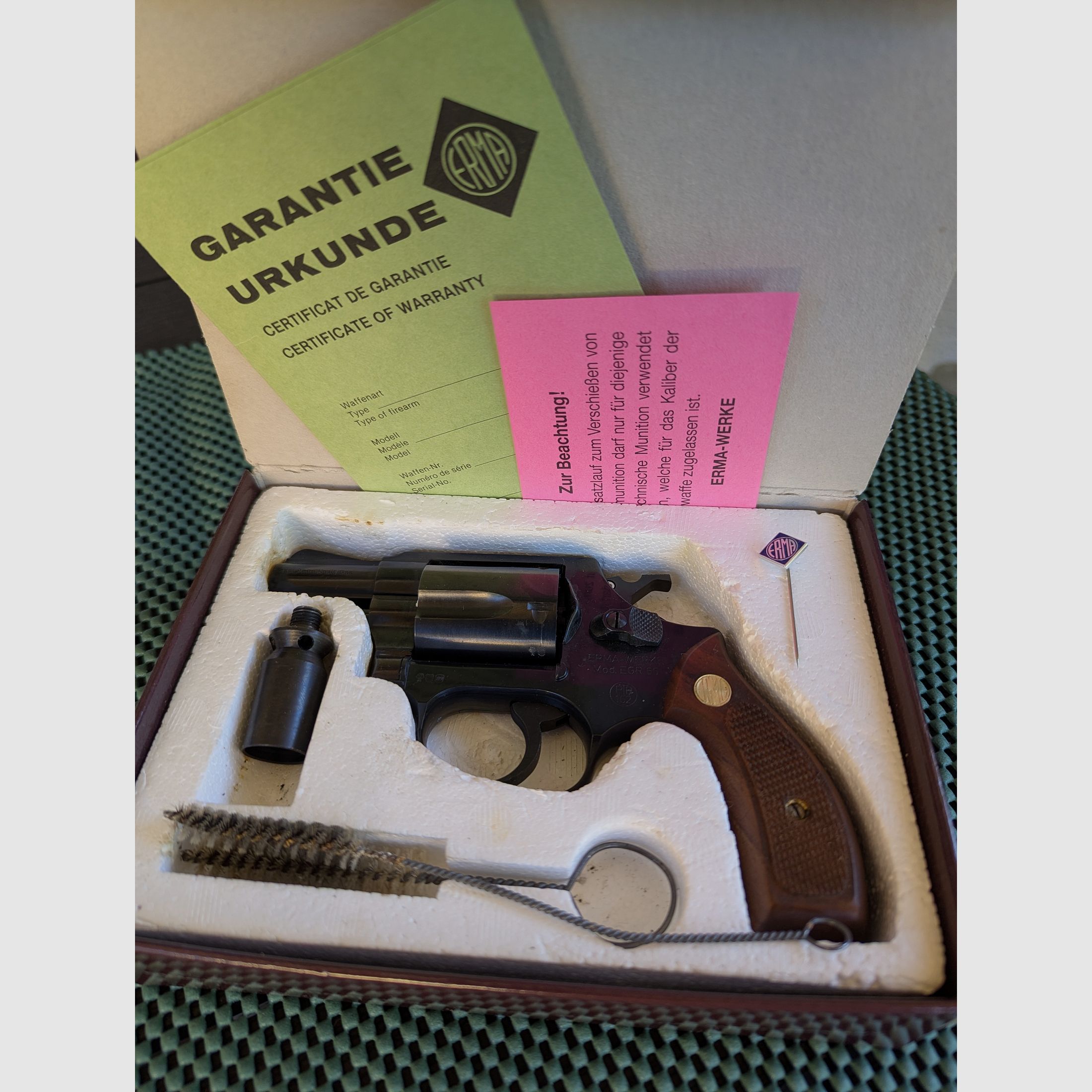 ERMA EGR 66 revolver 9mm gas and blank cartridges with original packaging