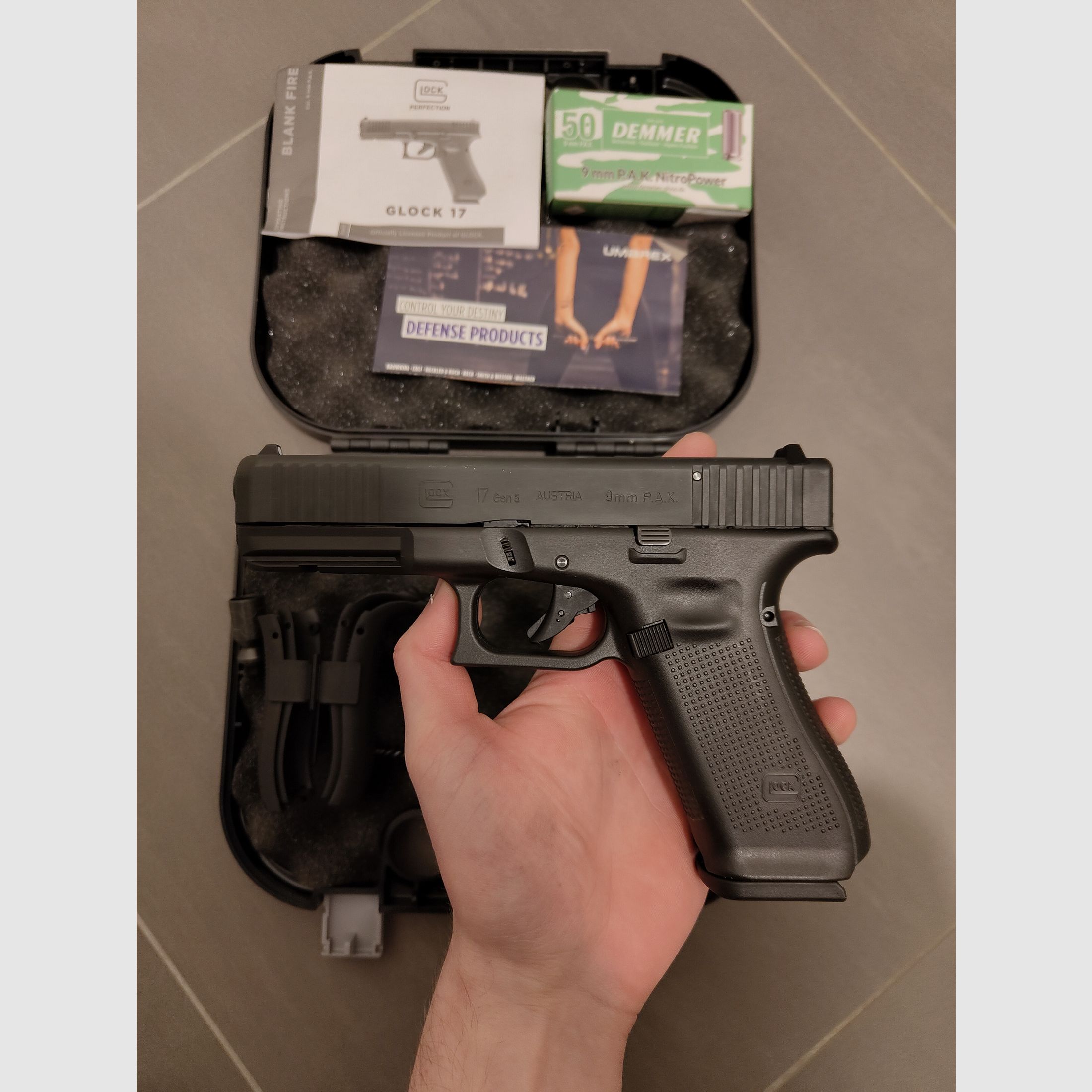 Glock 17 P.A.K First Edition Schreckschuss 