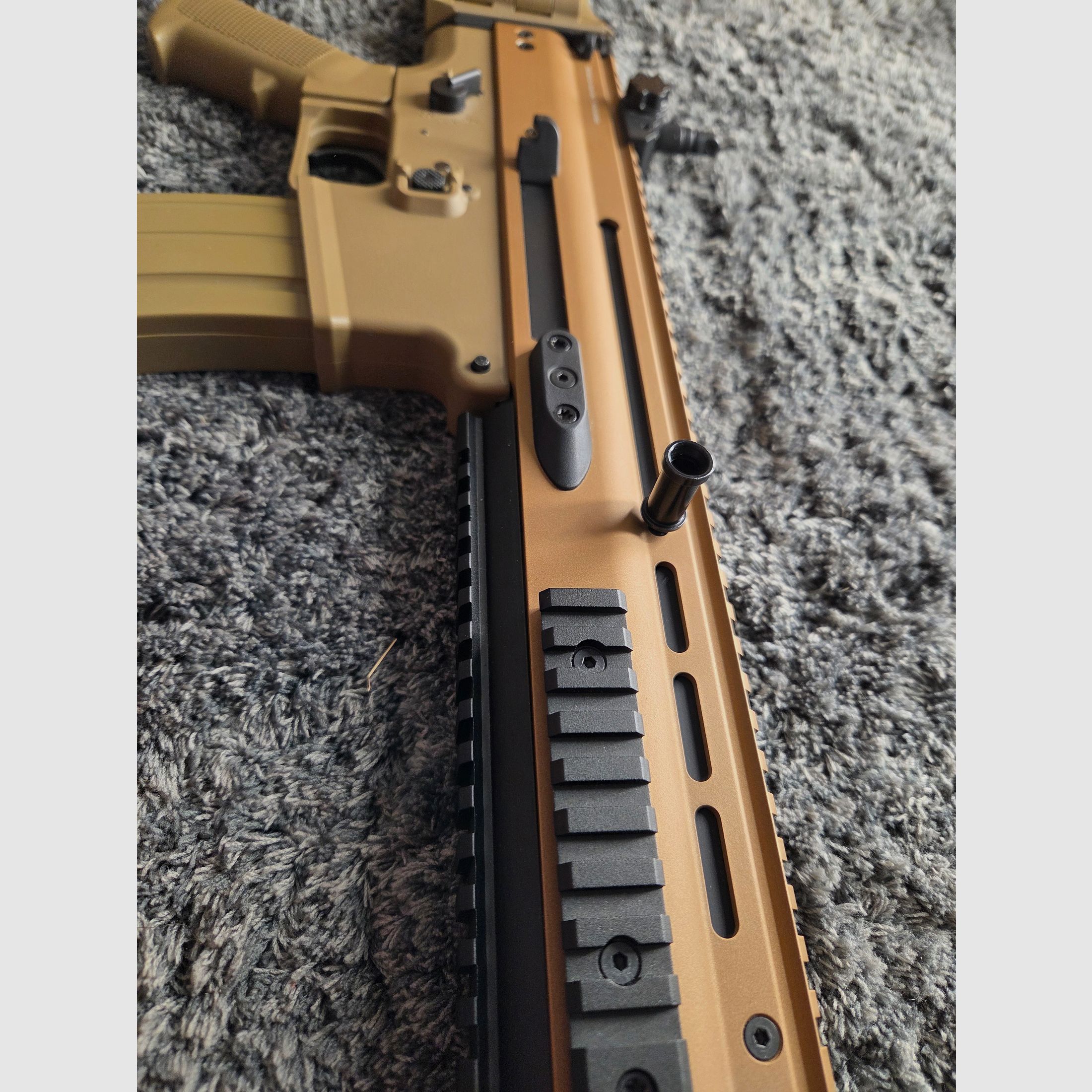 Begadi Mk16  Sport / Scar-L in Tan mit PRO FNS CNC Alu Rotary Hop Up Upgrade