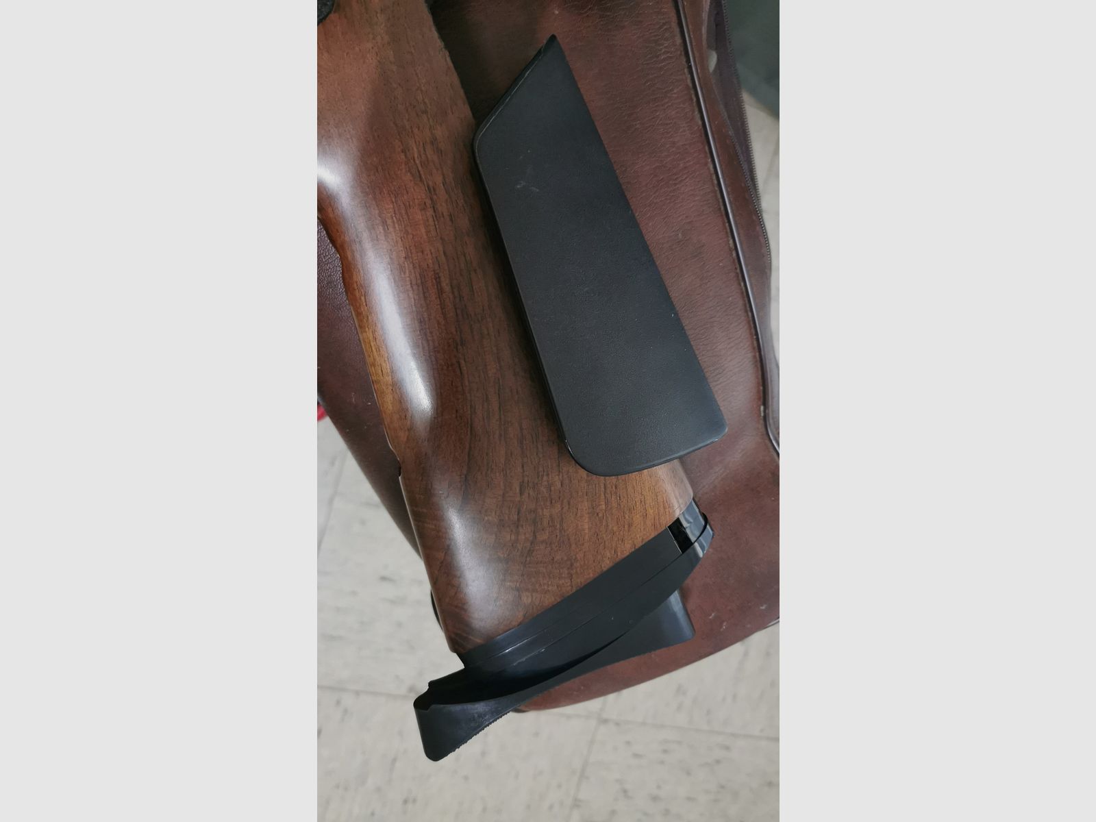 Konvolut Luftdruckwaffen, 1 Gewehr, 2 Luftdruckpistolen
