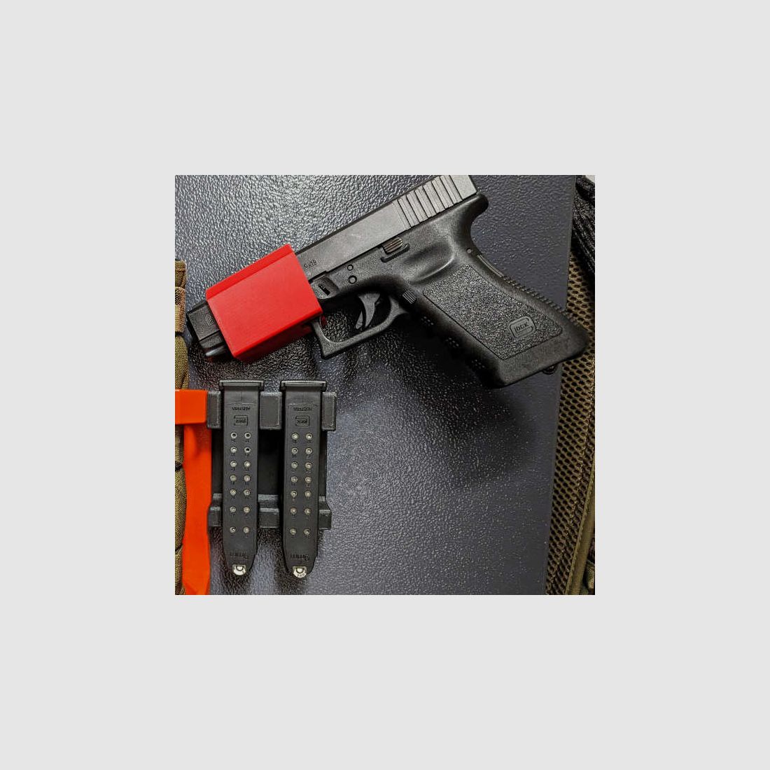 Magnetisches Blockholster für Glock 17 und baugleiche (Schlittenbreite 32mm) für Waffenschrank - Zubehör für den Waffenschrank