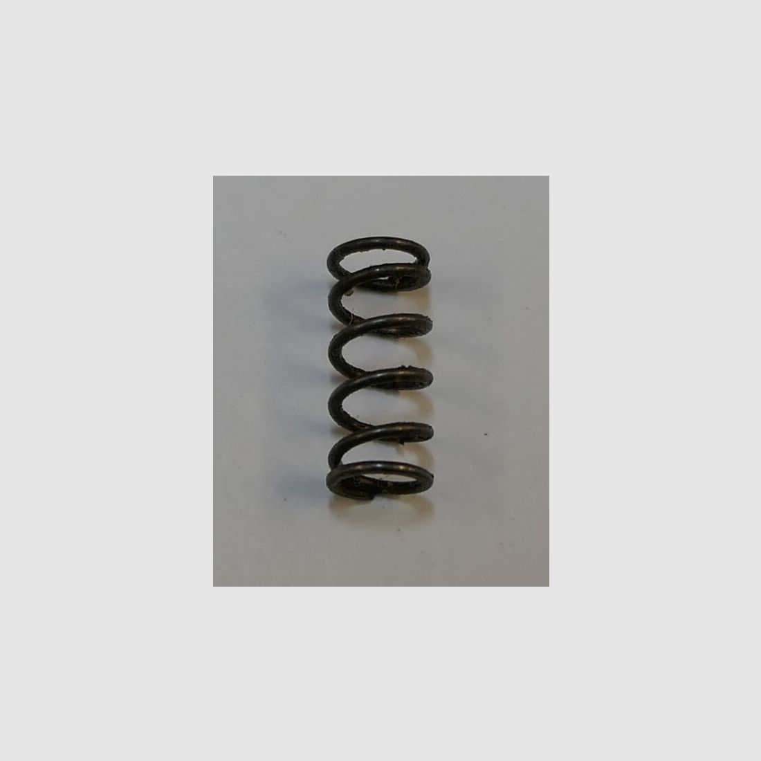 DDR VEB Devices & Tool Construction Wiesa original DDR NVA AK 47 pressure spring for sight slider [17] unused, new for AK47, 7.62x39, image 2 of 2