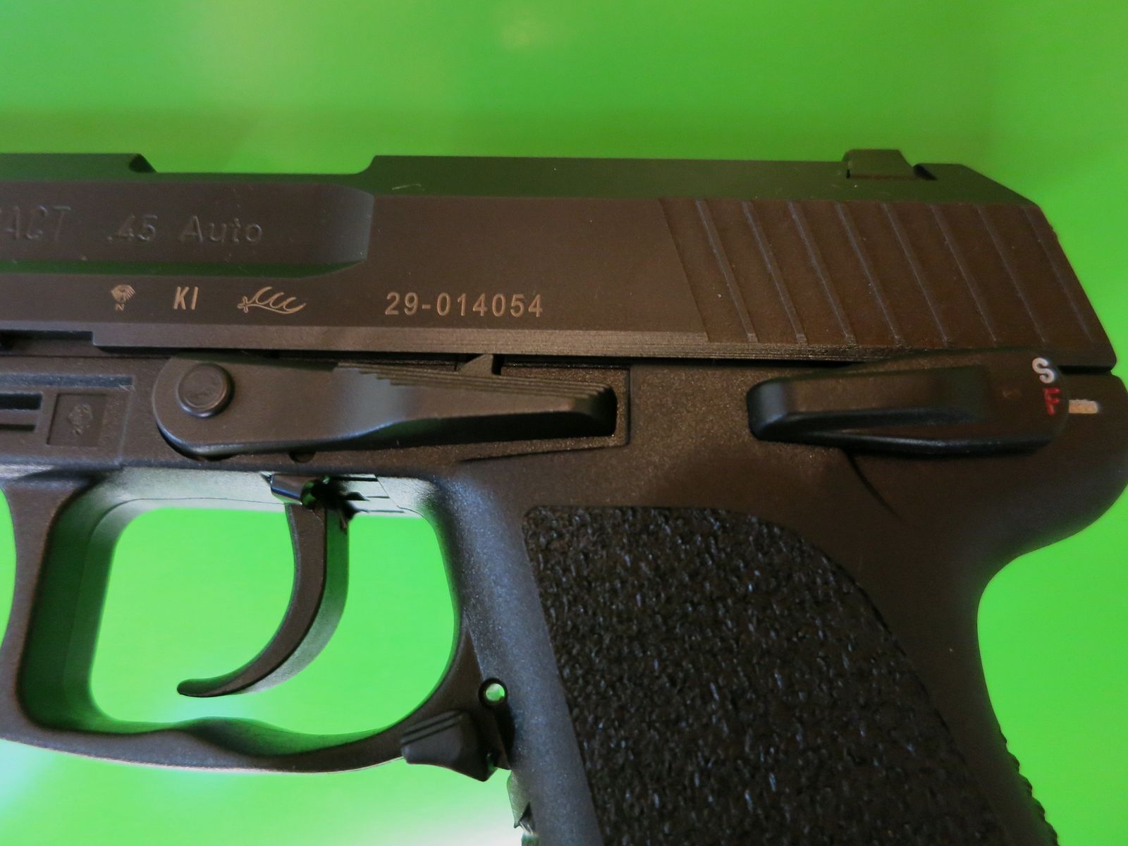 Heckler & Koch USP Compact (Universale Selbstladepistole), .45 ACP       #80-