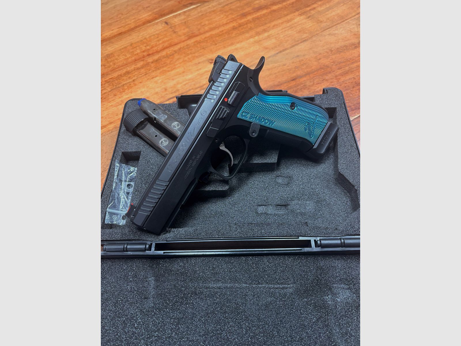 CZ Shadow 2 9mm – <2000 Schuss – 3 Magazine – sehr guter Zustand