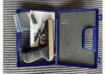 Röhm Vektor CP1 (9mm P.A.K.) – niquelado en velour