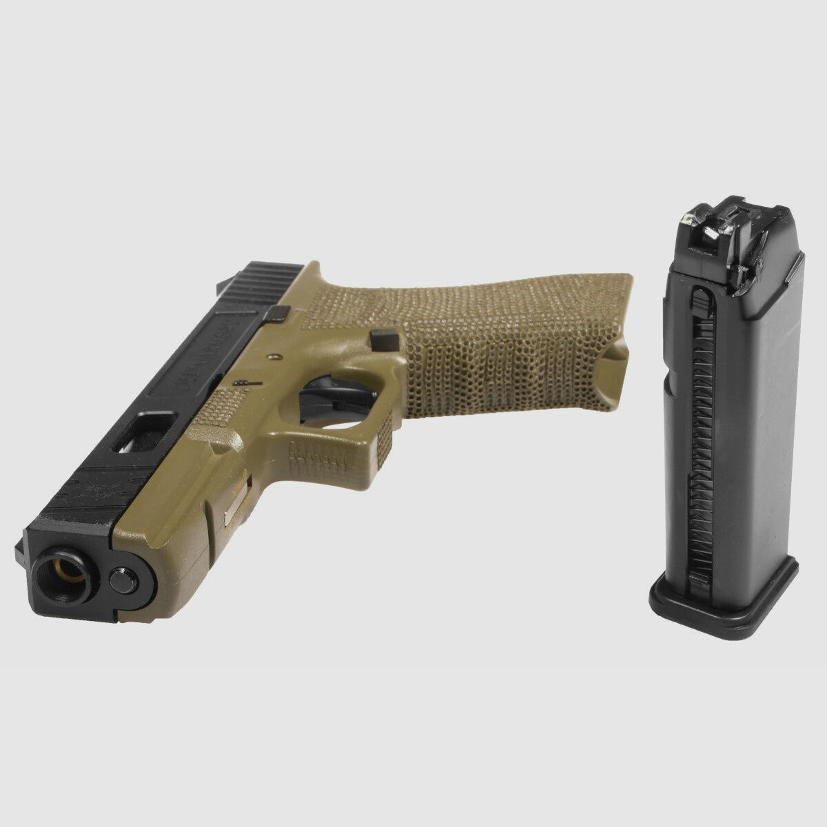 P02 GBB Airsoft Pistole in Oliv | Delta Armory