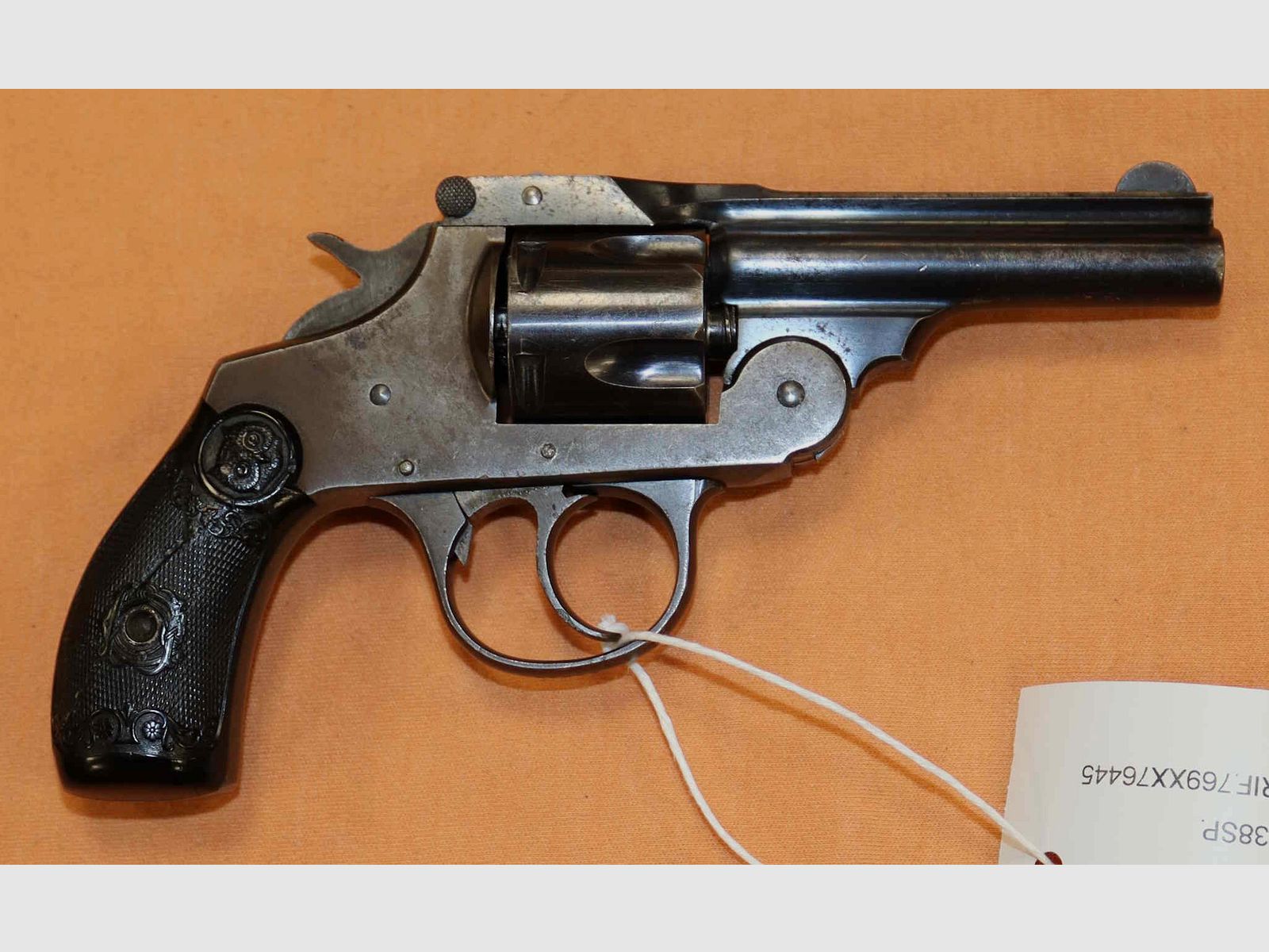 Rewolwer Iver Johnson's Kaliber 38 SP, zdjęcie 4 z 6