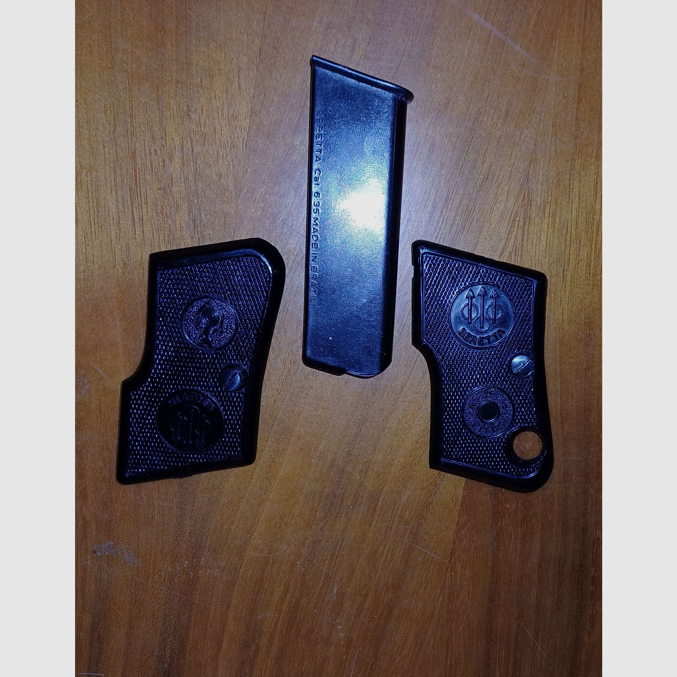 Beretta 950 B magazine and grip panels 6.35 mm Browning