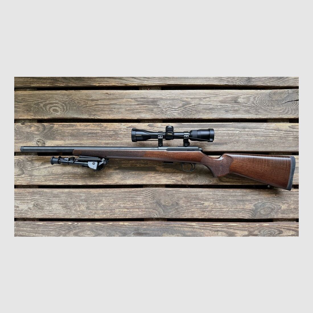 CZ Uhersky Brod 457 Varmint mit Nikon 2-7 x 32 und Zweibein .22lr