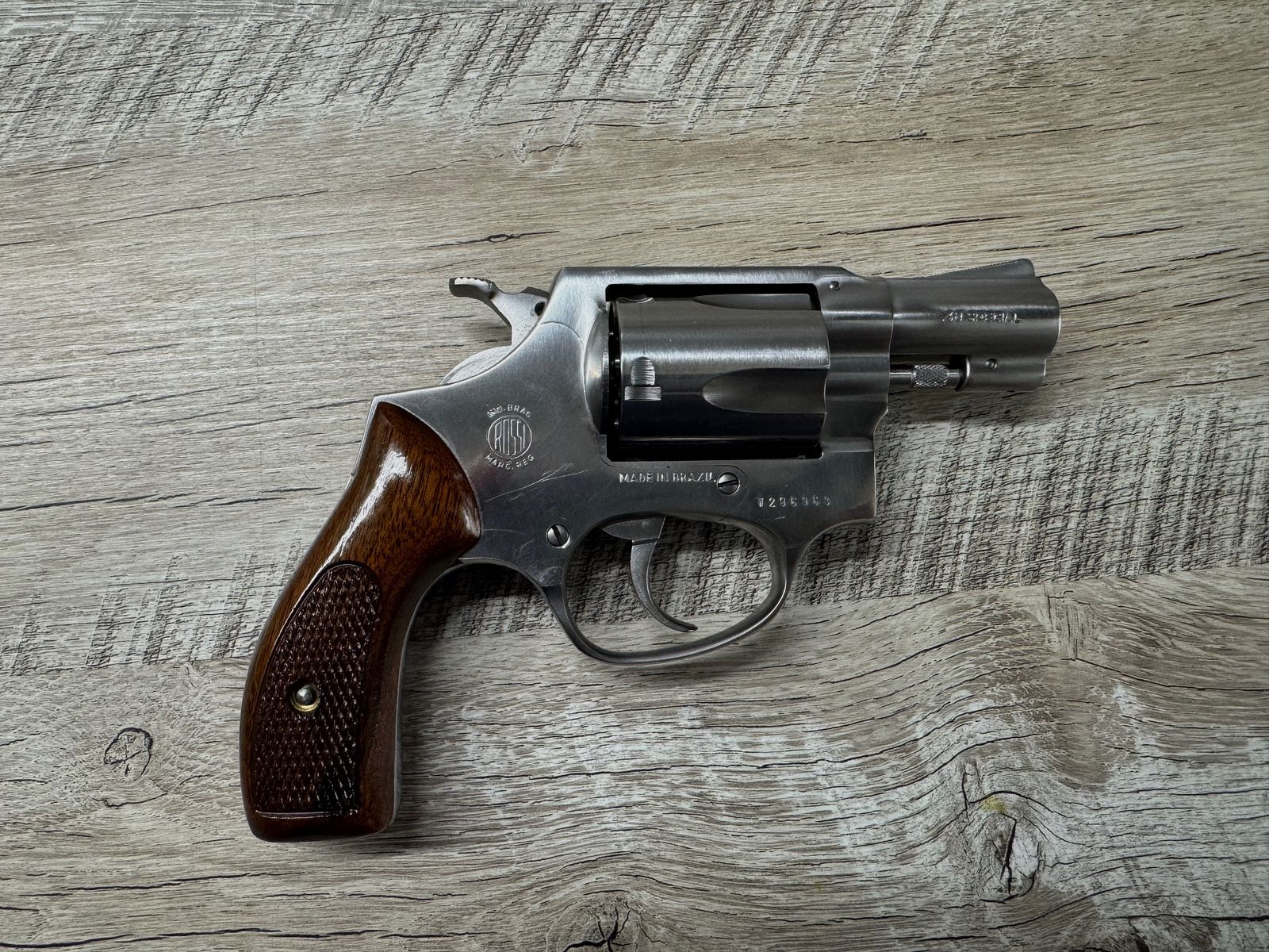 Rossi M87 Edelstahl – .38 Special Revolver mit Holzgriff 