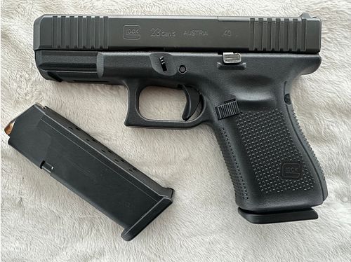 Glock 23 in .40 S&W - one of the last Gen 3 from 2009 - hardly used - almost LIKE NEW!