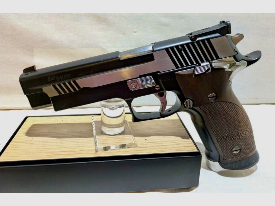 SIG Sauer P226S X-Five Black & White Limited Edition – 9 mm Luger
