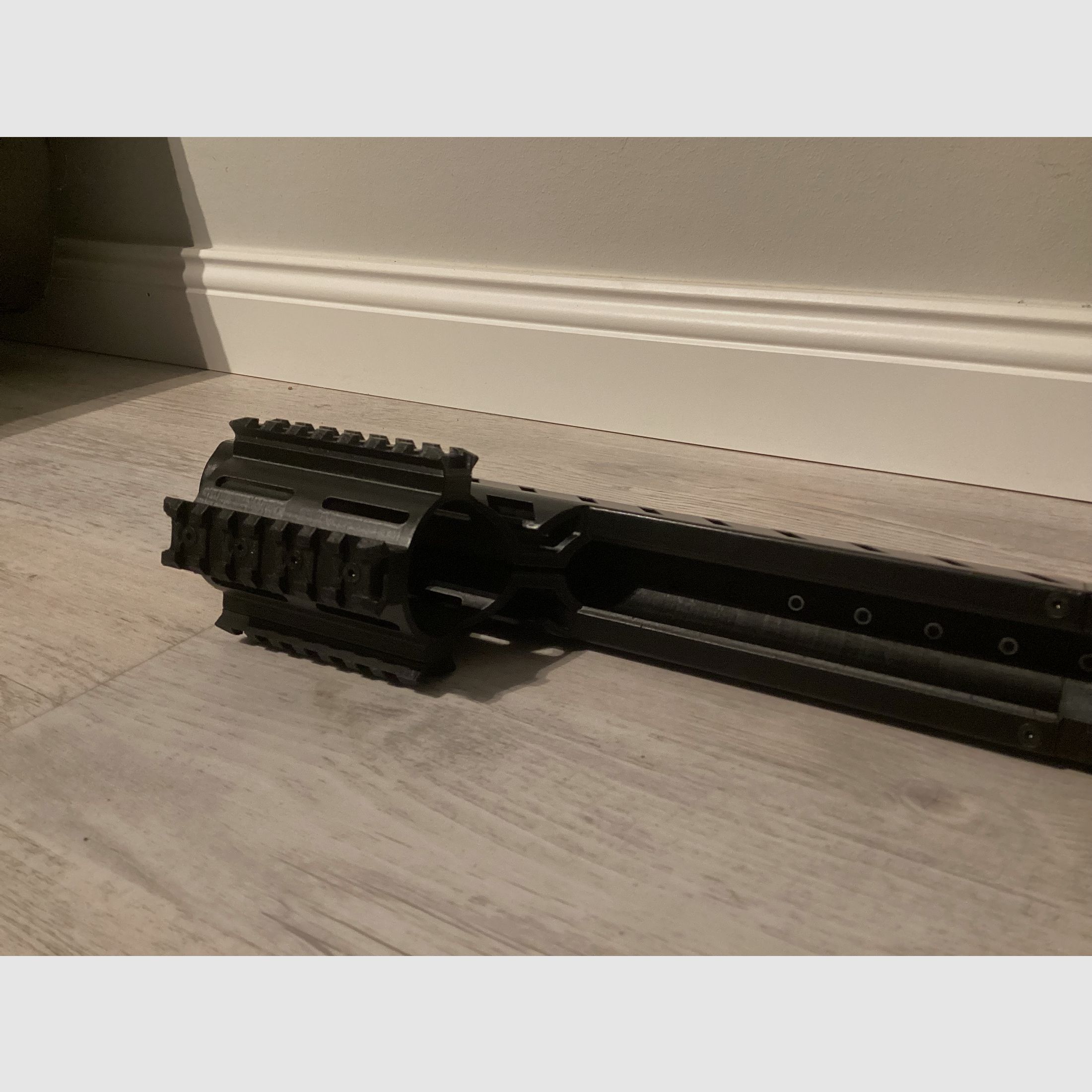 AEA Megalodon new and unused. Handguard possibly as a self-assembly kit. (40 Euro)