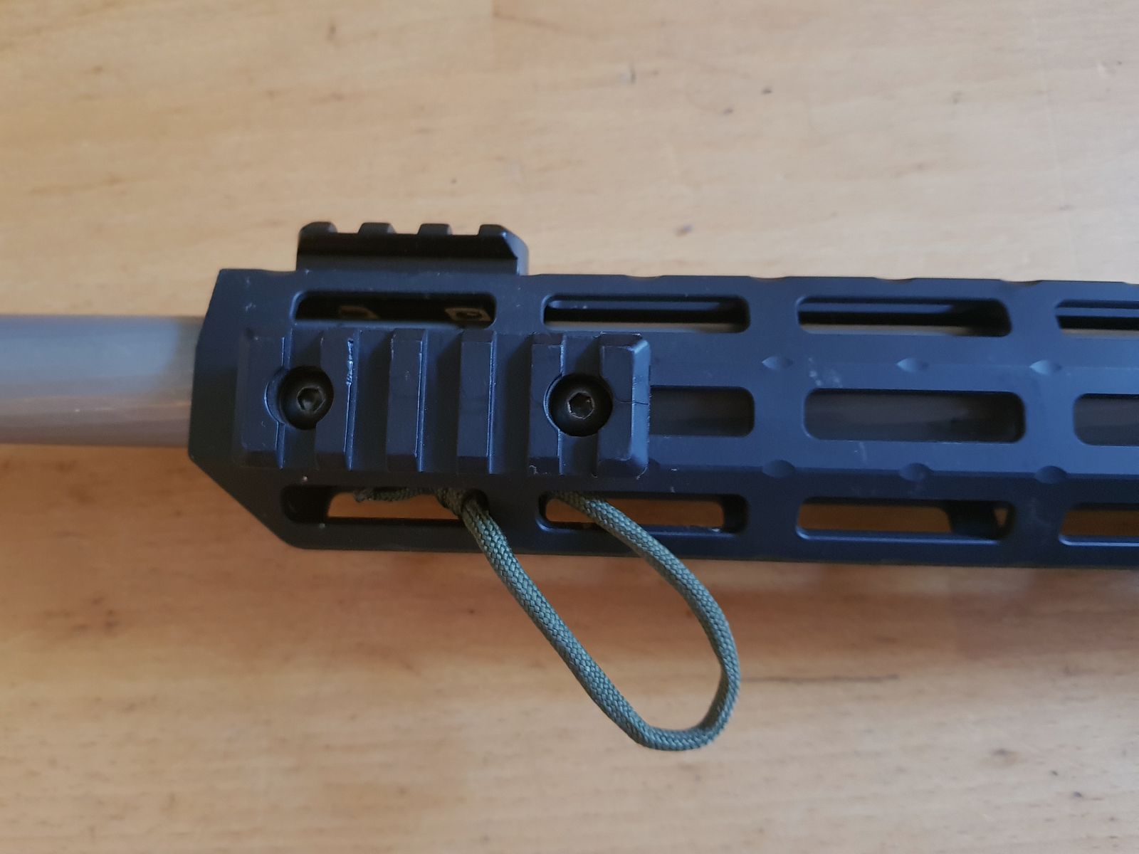 Ruger 10/22 Target, roestvrij staal "tactisch" met pistoolgreep en uitschuifbare schoudersteun (Magpul)