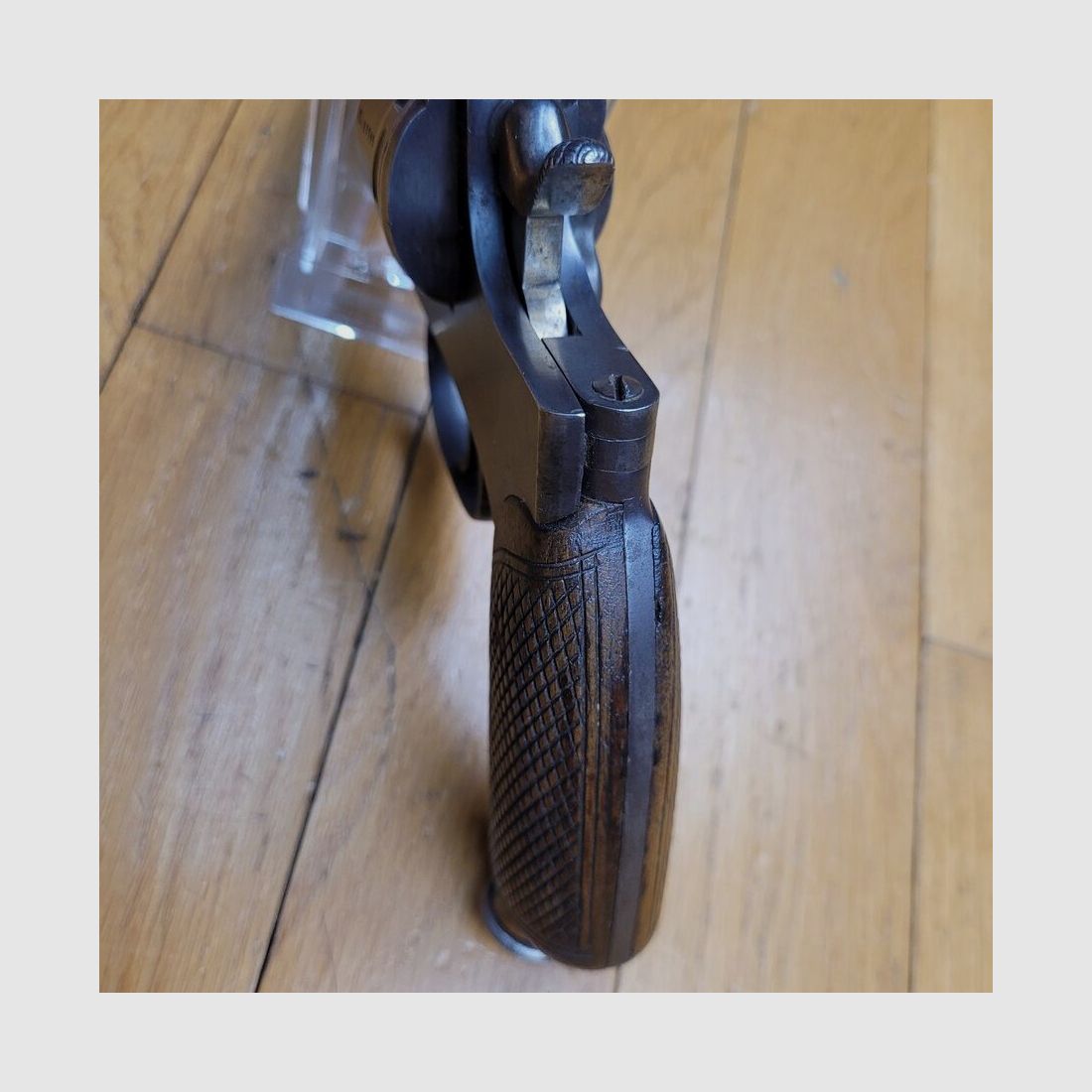 Schöner Revolver Rast & Gasser Mod 1898 – Kaliber 8 mm Gasser – Reglementär – 8-Schuss Trommel – eine der letzten Fabrikationen während des Ersten Weltkriegs – Chrom-Mobylène-Stahl – guter Originalbrünierung – Exzellente Mechanik – Top-Indexierung und Spiel – TBE+, Bild 17 von 19