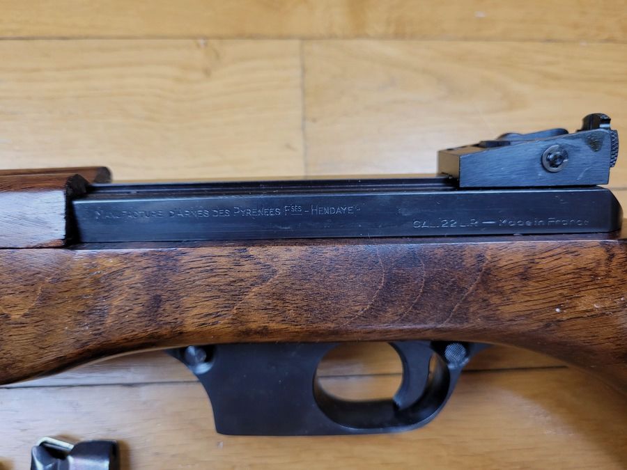 Zeer mooie Unique Semi-auto G 21 – 10 schoten – in 22 LR + 2 magazijnen – Oorspronkelijke doos – Perfecte staat, afbeelding 7 van 18
