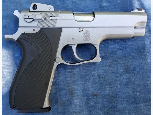 Smith & Wesson model 3906 (onklaar)