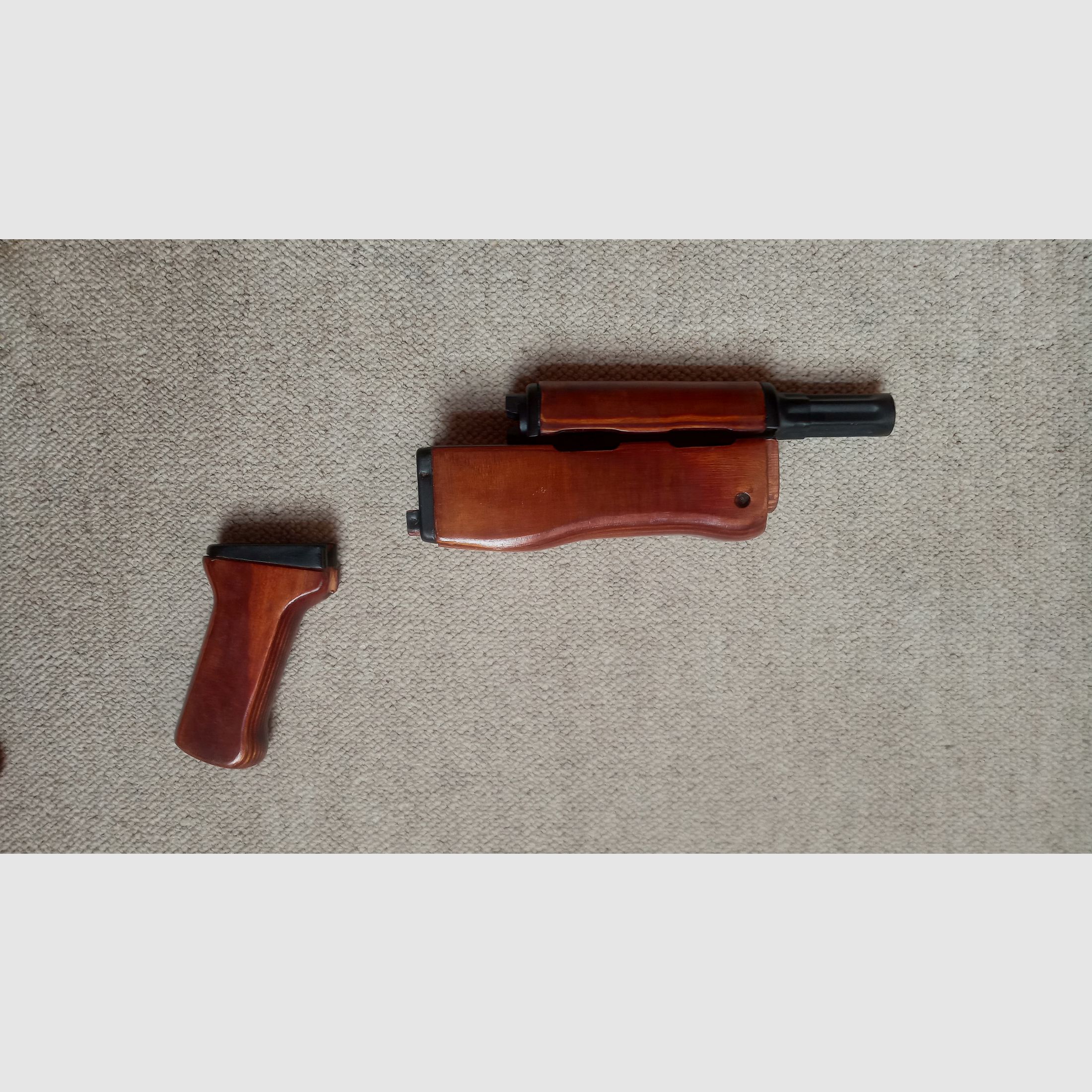 Original russischer RPK-74 Griff & Handschutz aus Schichtholz eingepasst für AK  und mit Gasrohr (AK74 / AK-100 / Saiga / Yunker 2/3/4)