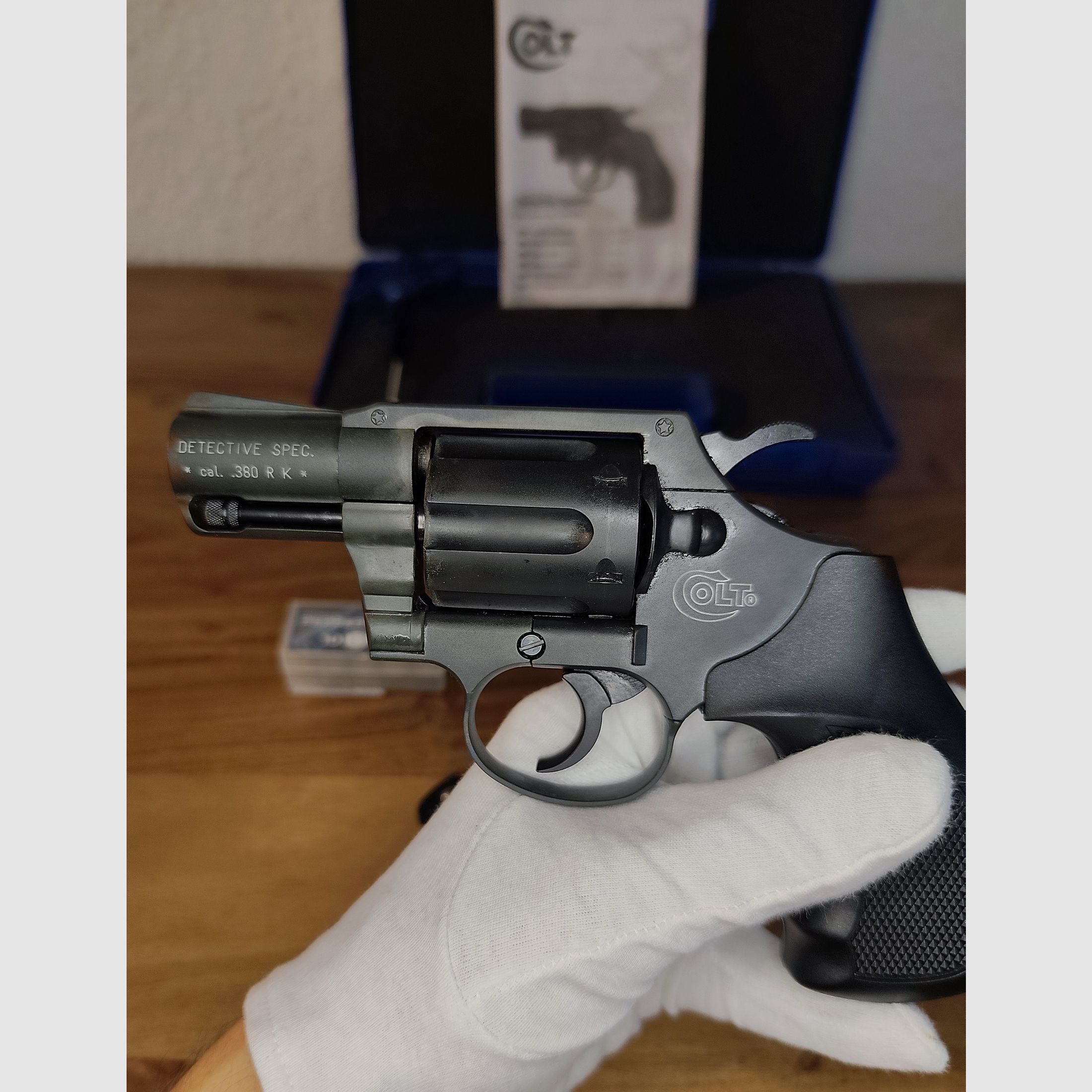 Umarex Colt Detective Spezial 9mm RK + naboje pieprzowe + mały nóż kieszonkowy