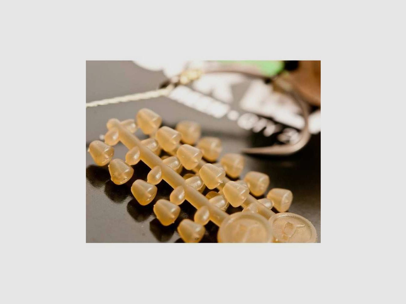 Perle Korda Hook Bead