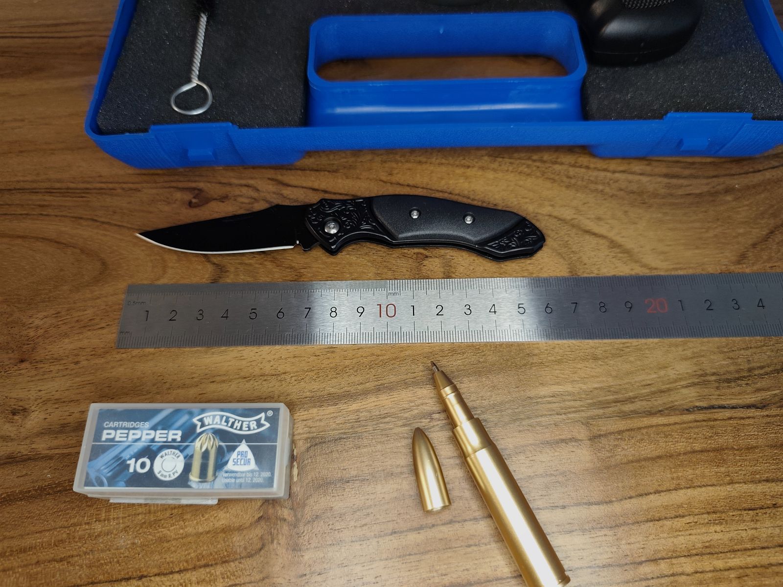 Umarex Colt Detective Spezial 9mm RK + naboje pieprzowe + mały nóż kieszonkowy