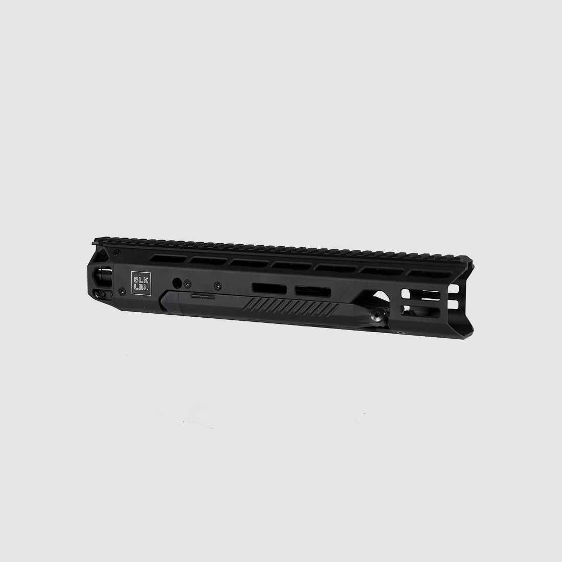 BLK LBL AR15 handguard with integrated bipod