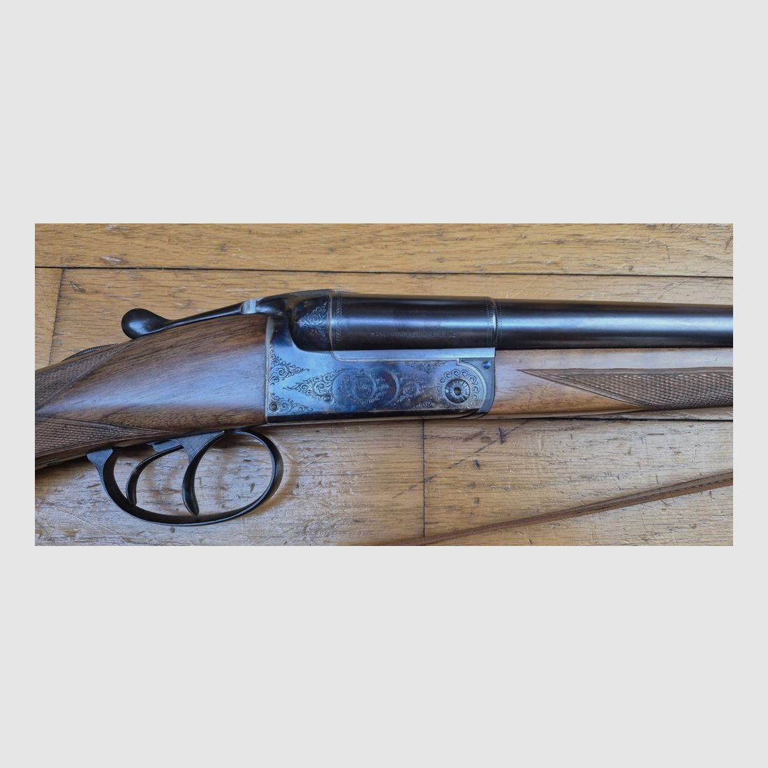Wunderschöne Flinte Robust Modell Nr. 246 – Manufrance Saint-Étienne – Kal. 16/70 – Waffe um 1952/1954 (!) – 100% Jaspage und Gravuren – Spiegel-Lauf, quasi nie geschossen – Vollständige Originalverpackung (Garantie, Handbuch, Prüfungszertifikat) – Zustand nahe neuwertig für diese 72 Jahre! – Fast museales Stück – TBE+++, Bild 7 von 56