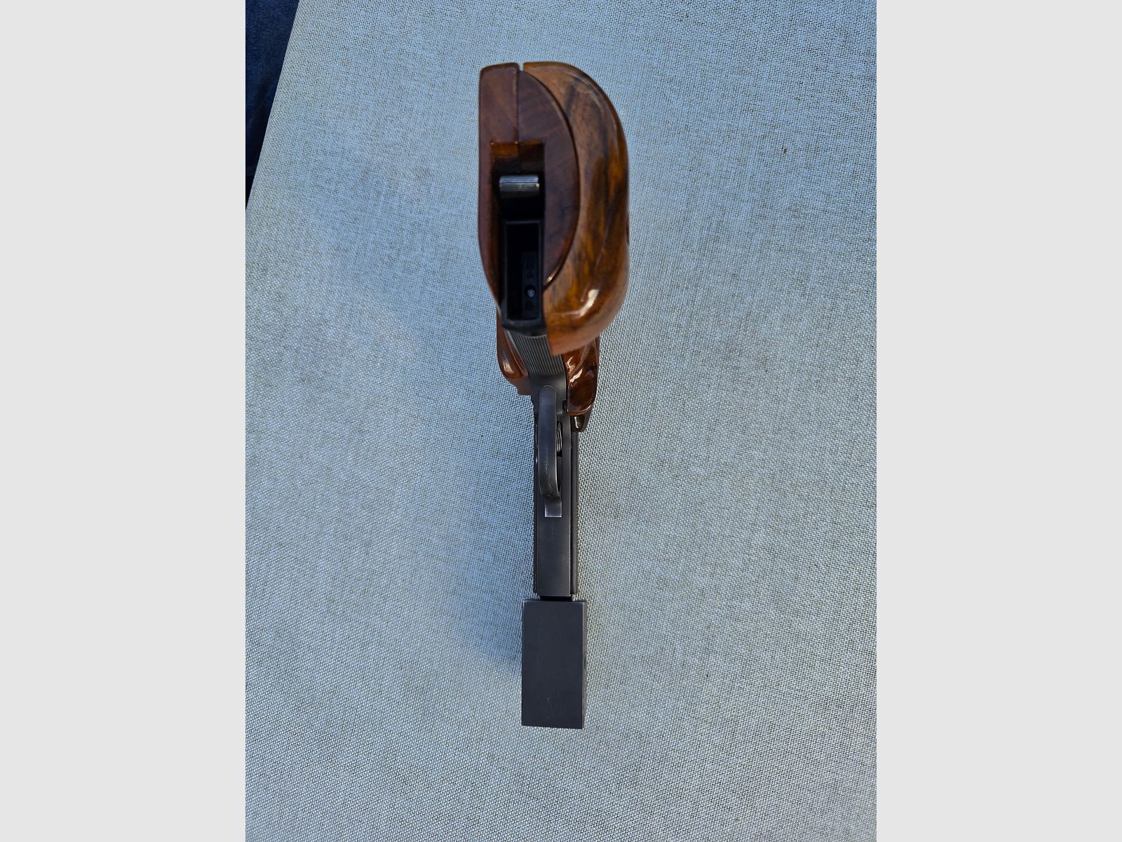 Hämmerli 208, Sportgriff rechts, 2. Magazin, .22lr