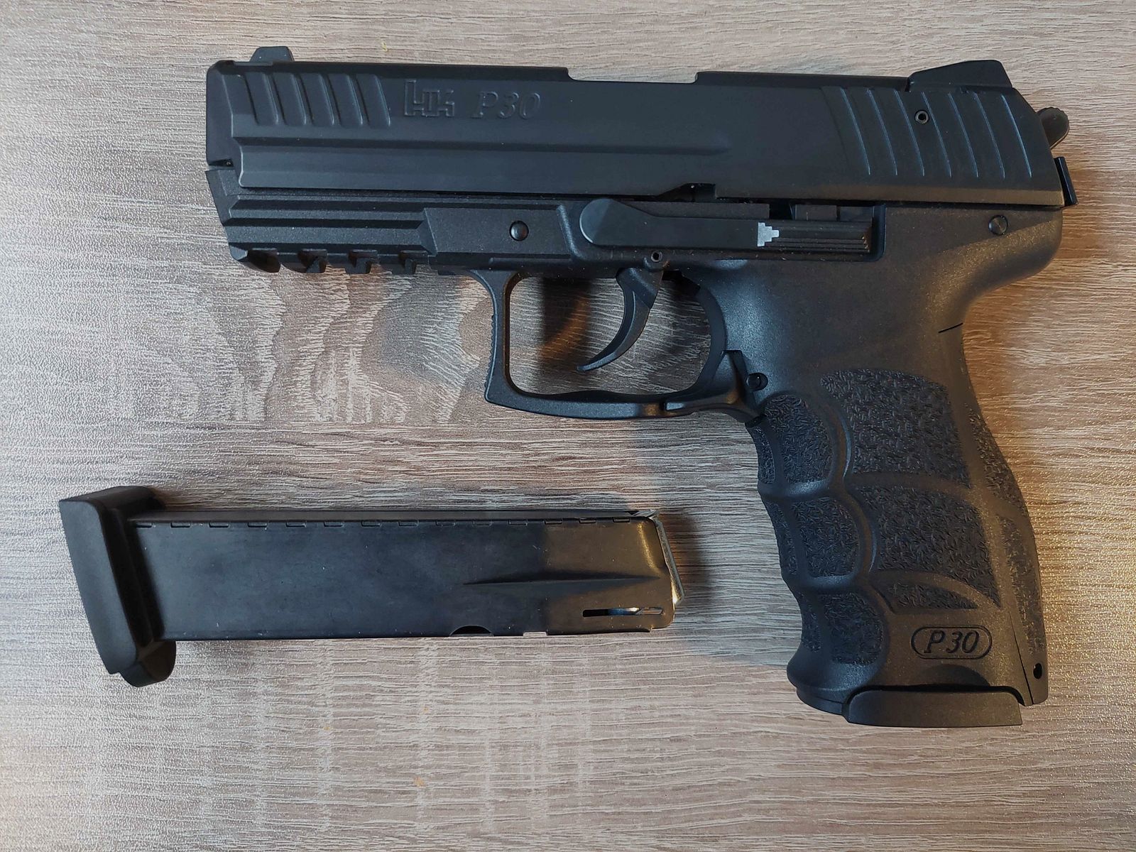 Heckler & Koch P30 +/ Extra Magazin | 9mm P.A.K.