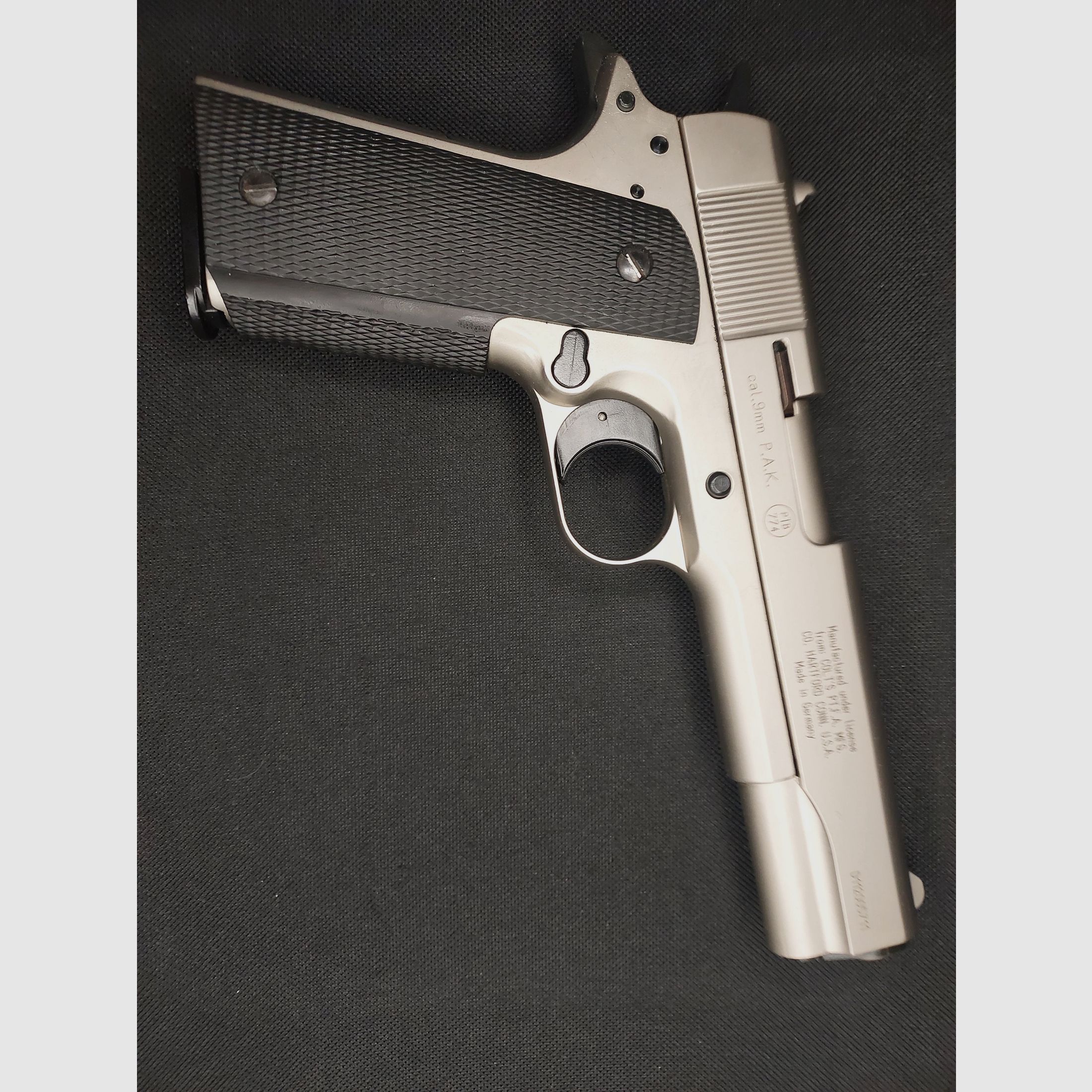 Colt Government 1911 A1 Schreckschuss Pistole 9mm P.A.K. Nickel (PTB 774) Holzgriffe