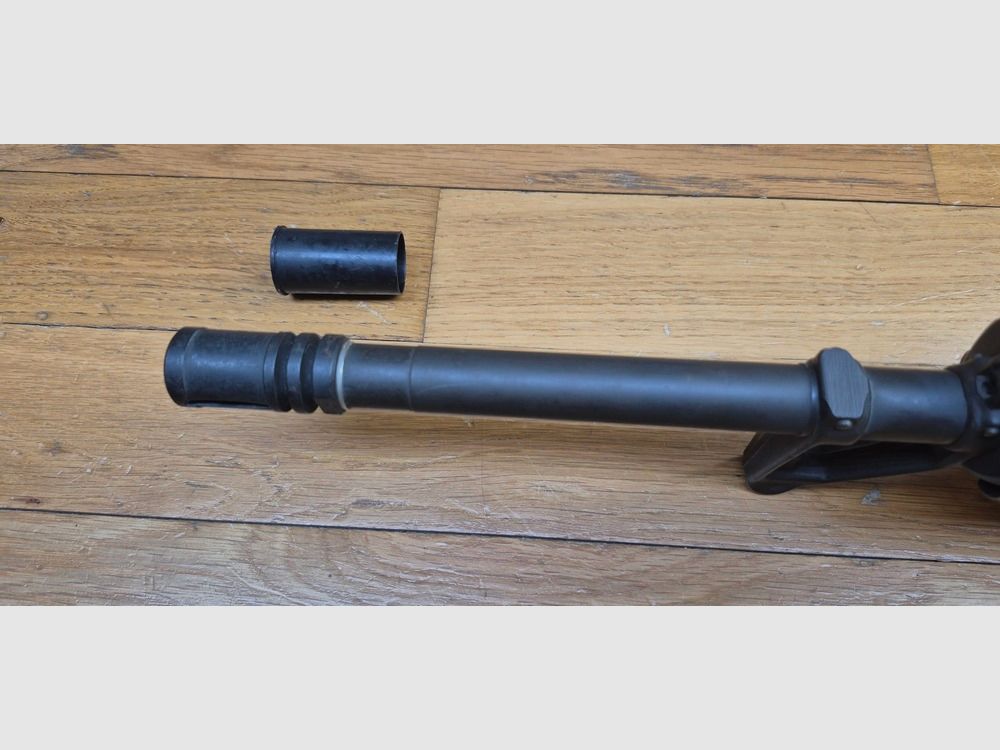 Très belle carabine Colt AR15 A2 Modèle Sporter II – Calibre 222 rem. – Fabrication 100% Colt vers 1985 – Entre la M16 A1 et la M16 A2 dans l&rsquo;arbre généalogique Colt – Excellente arme de stand de qualité pour les fans de la plateforme AR15 – TBE++, image 25 sur 43